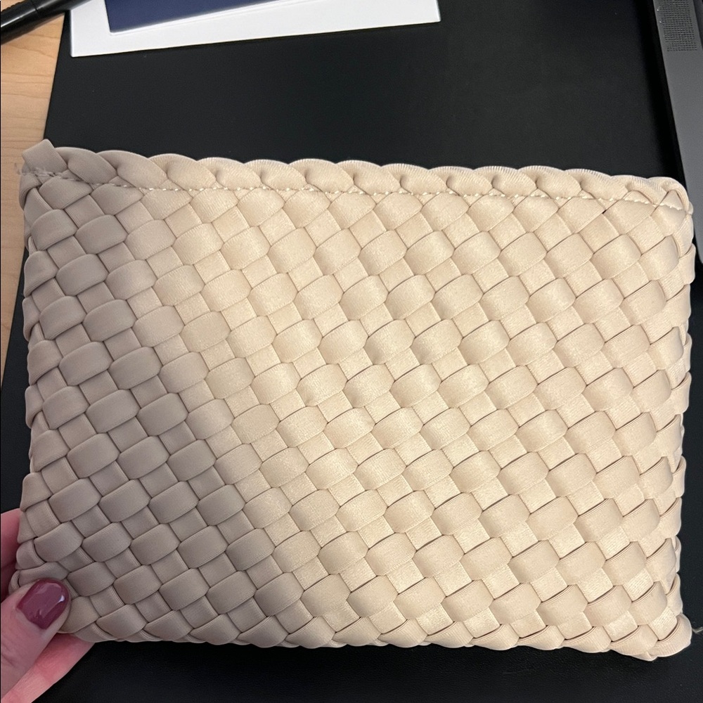 Naghedi tan pouch